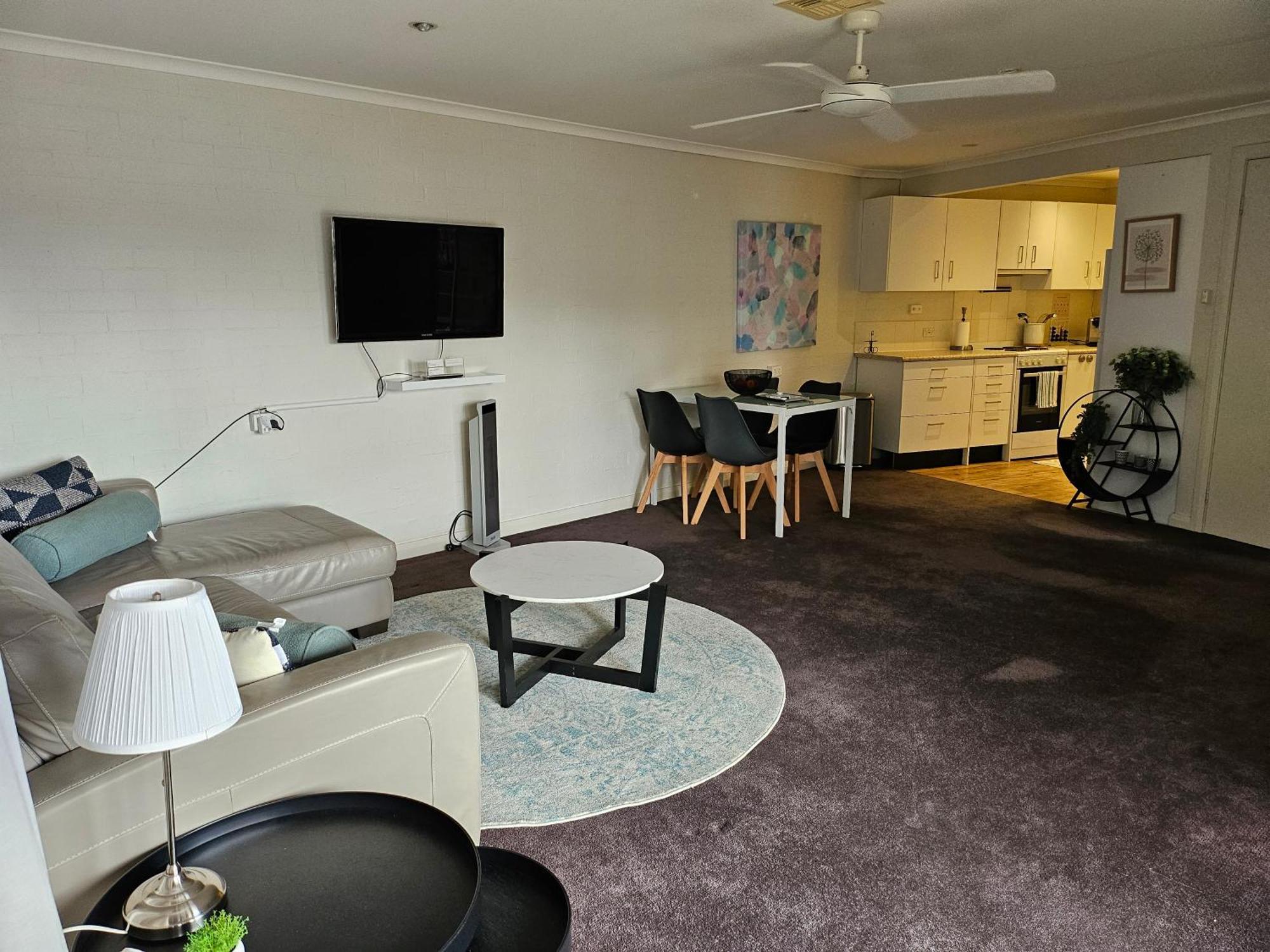 Guest Suite In Duffy Weston Creek Exteriör bild